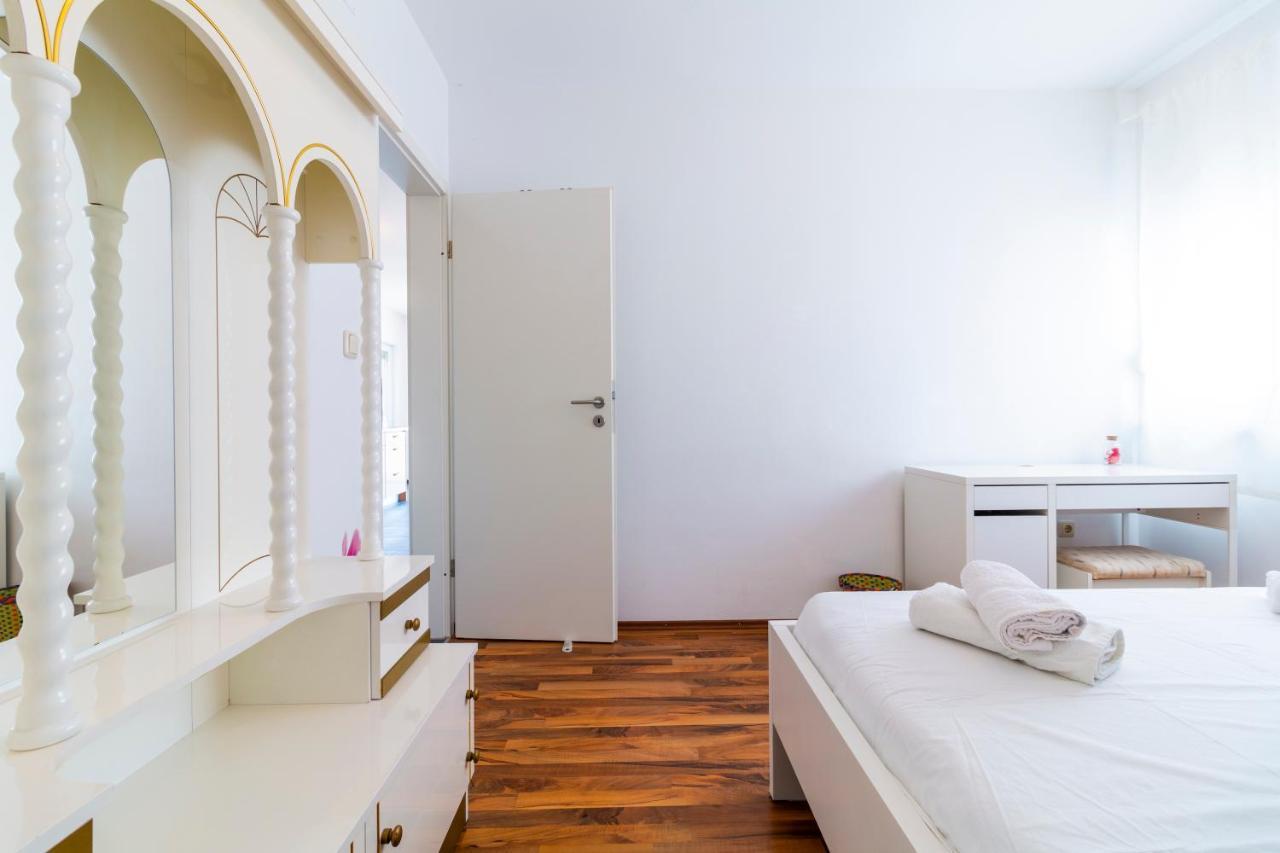 Apartments Lacaleta Split Exterior photo